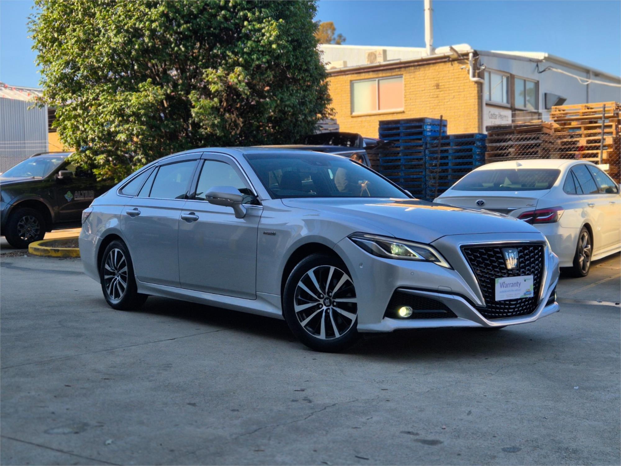 2019 Toyota Crown Hybrid S C Package, photo 3