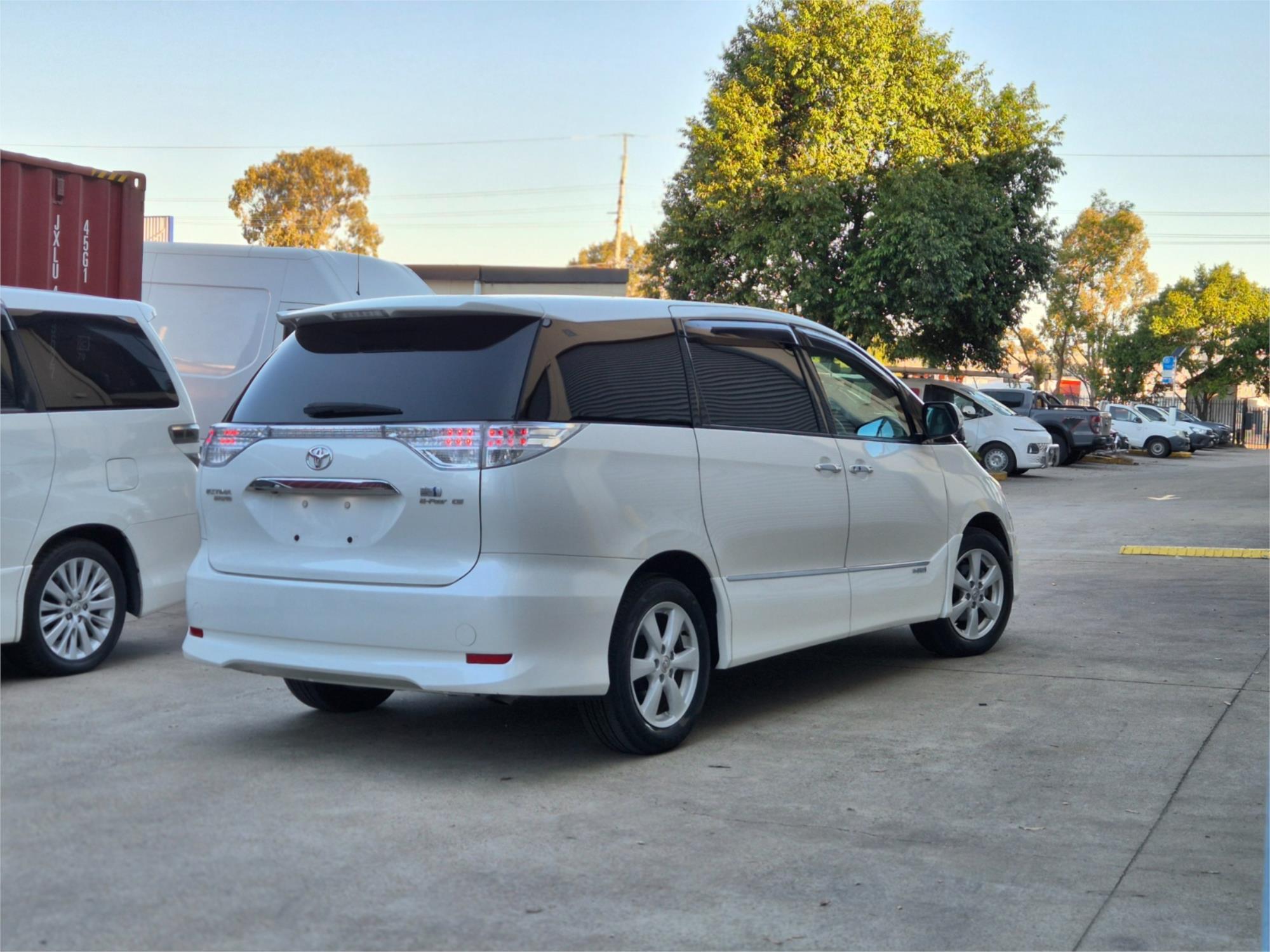 2012 Toyota Estima Hybrid, photo 6