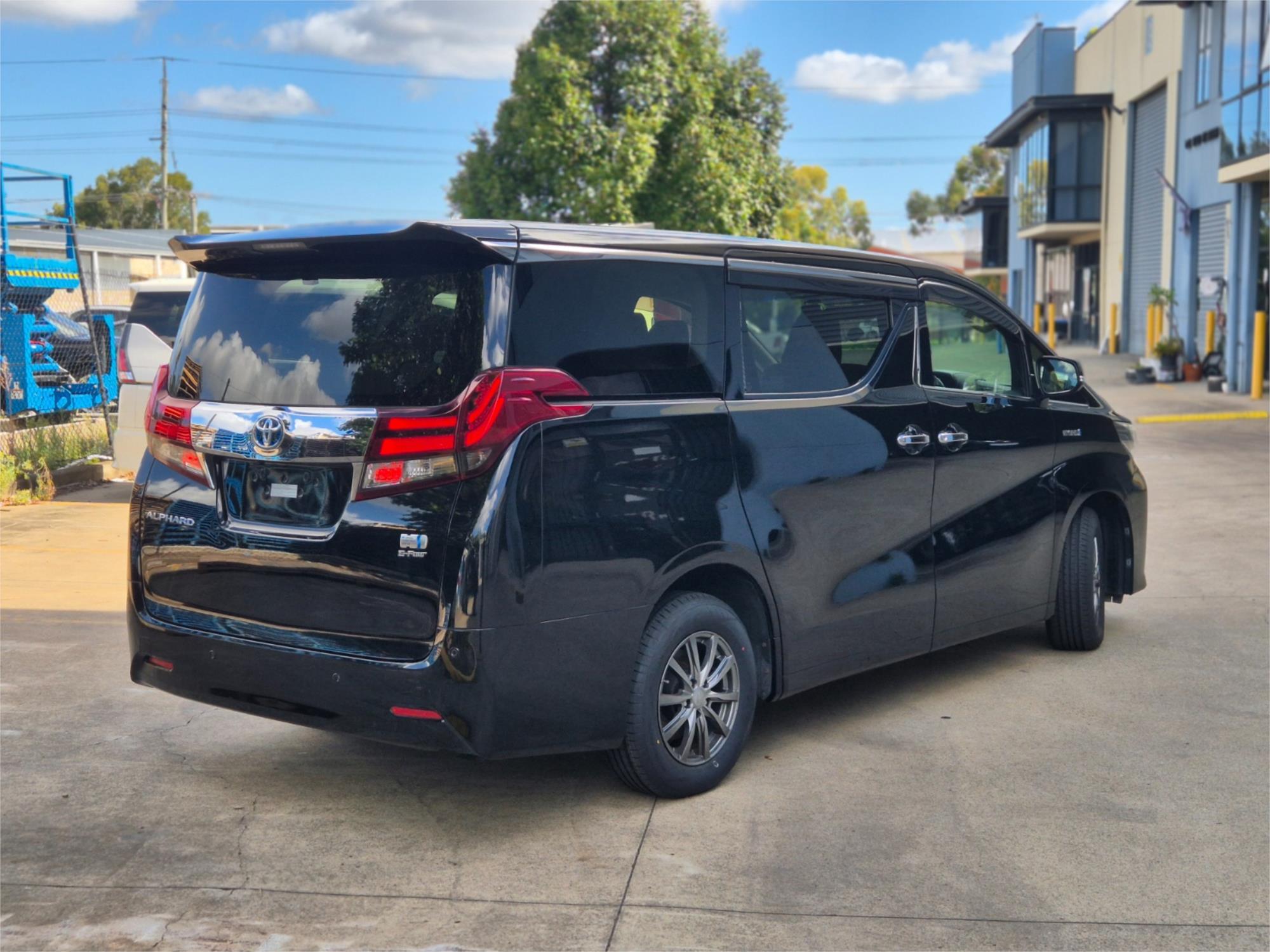 2016 Toyota Alphard Hybrid X, photo 5