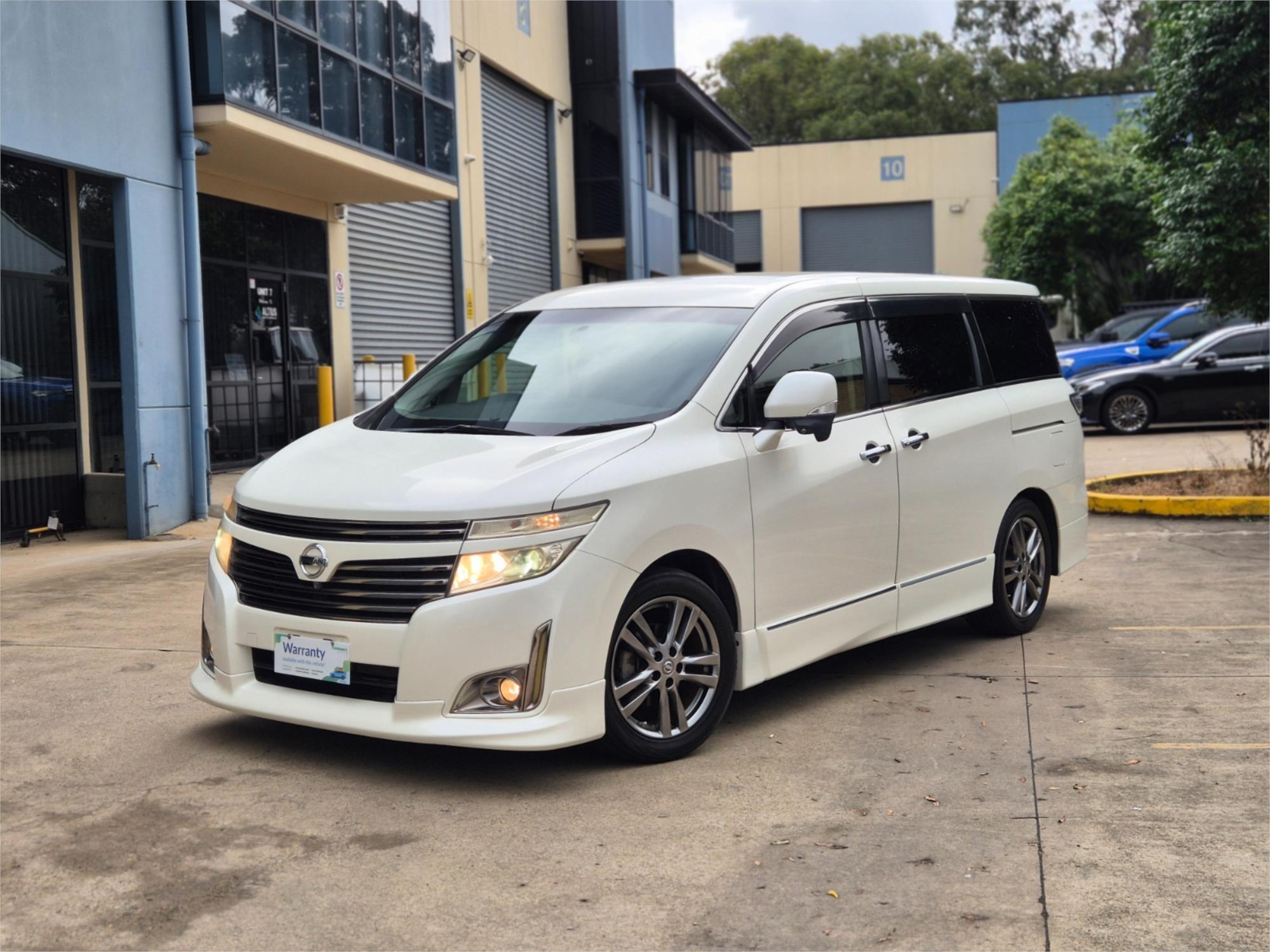2013 Nissan Elgrand, photo 4