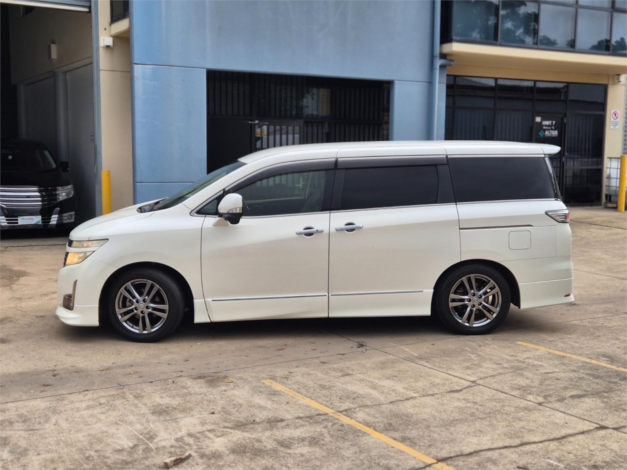 2013 Nissan Elgrand, photo 5