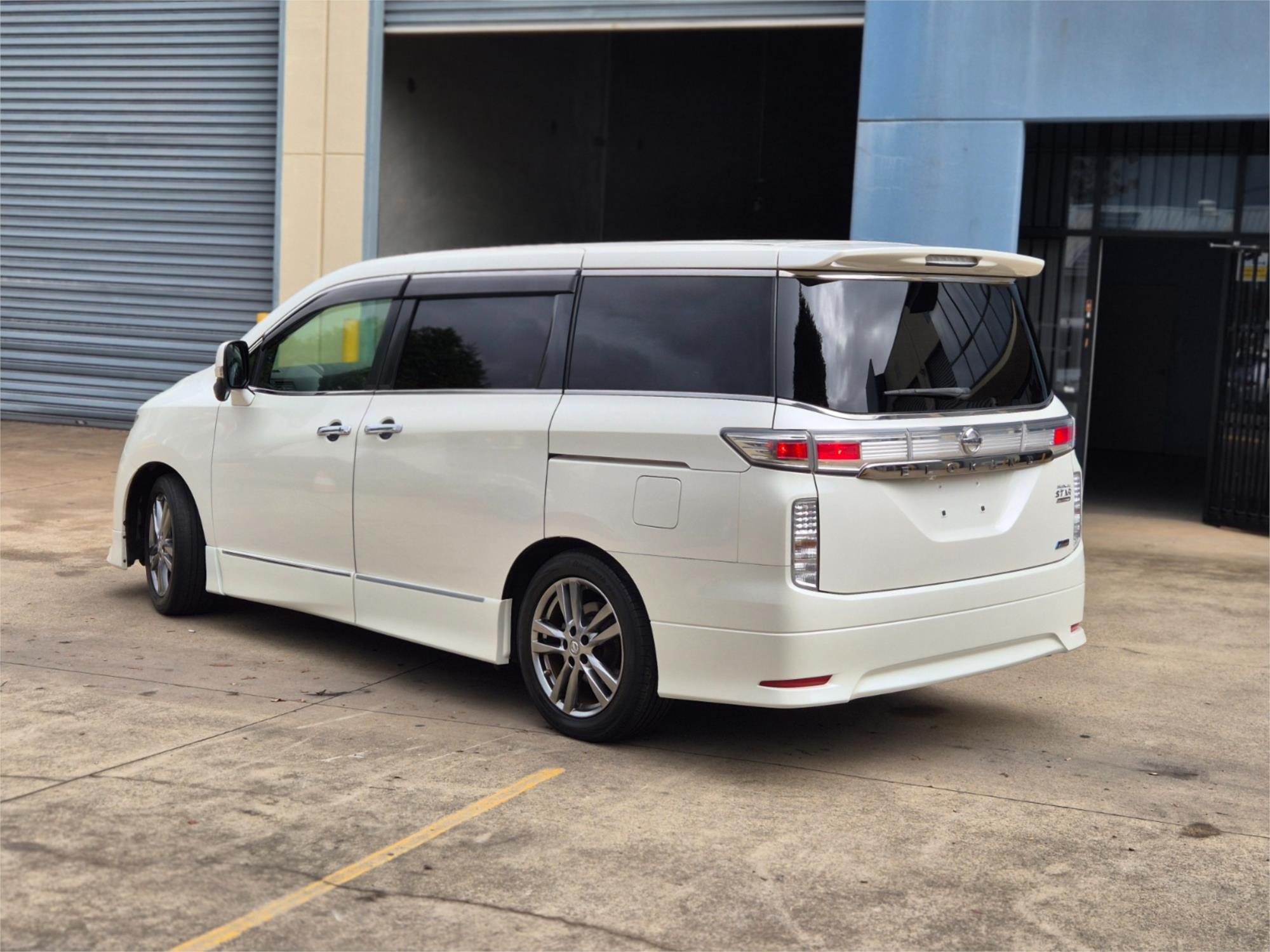 2013 Nissan Elgrand, photo 6